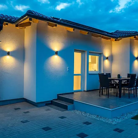 Balatonic Grape Apartmanhaz *