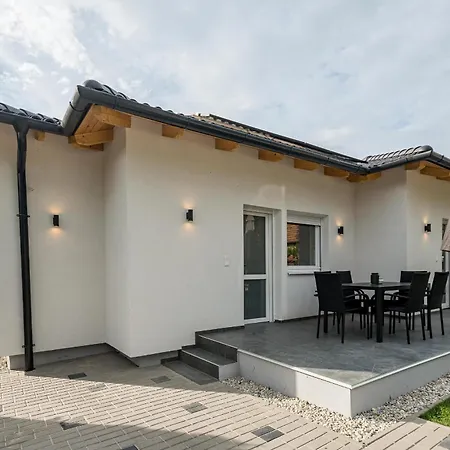 Apartment Balatonic Grape Apartmanhaz Siofok