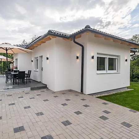 Balatonic Grape Apartmanhaz Siofok