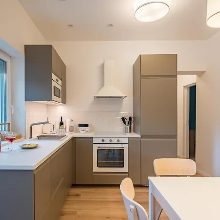 Balatonic Grape Apartmanhaz *